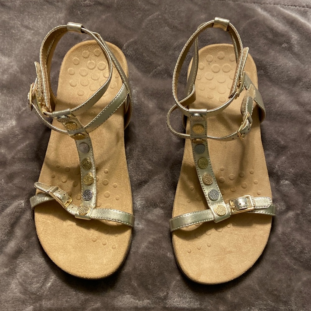 Gently used Vionic gladiator type sandal sz 10